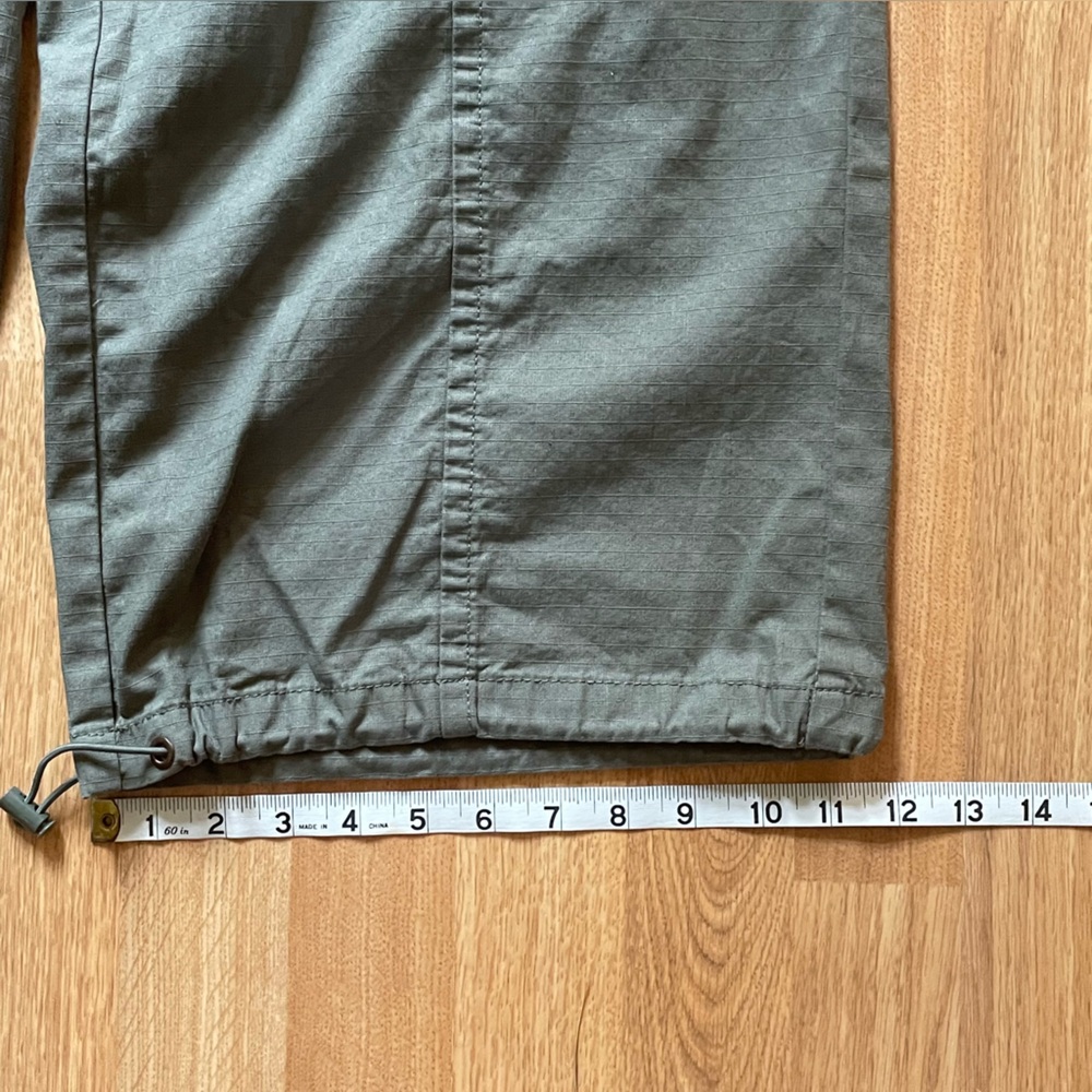 Celebrity Pink Pants
Womens Size L  Parachute Wide Leg Cargo Ripstop
Green NWOT - Picture 16 of 16